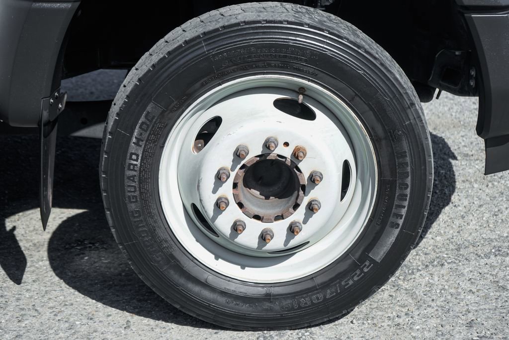 Used 2017 Ford F550 2WD Regular Cab Super Duty image 34