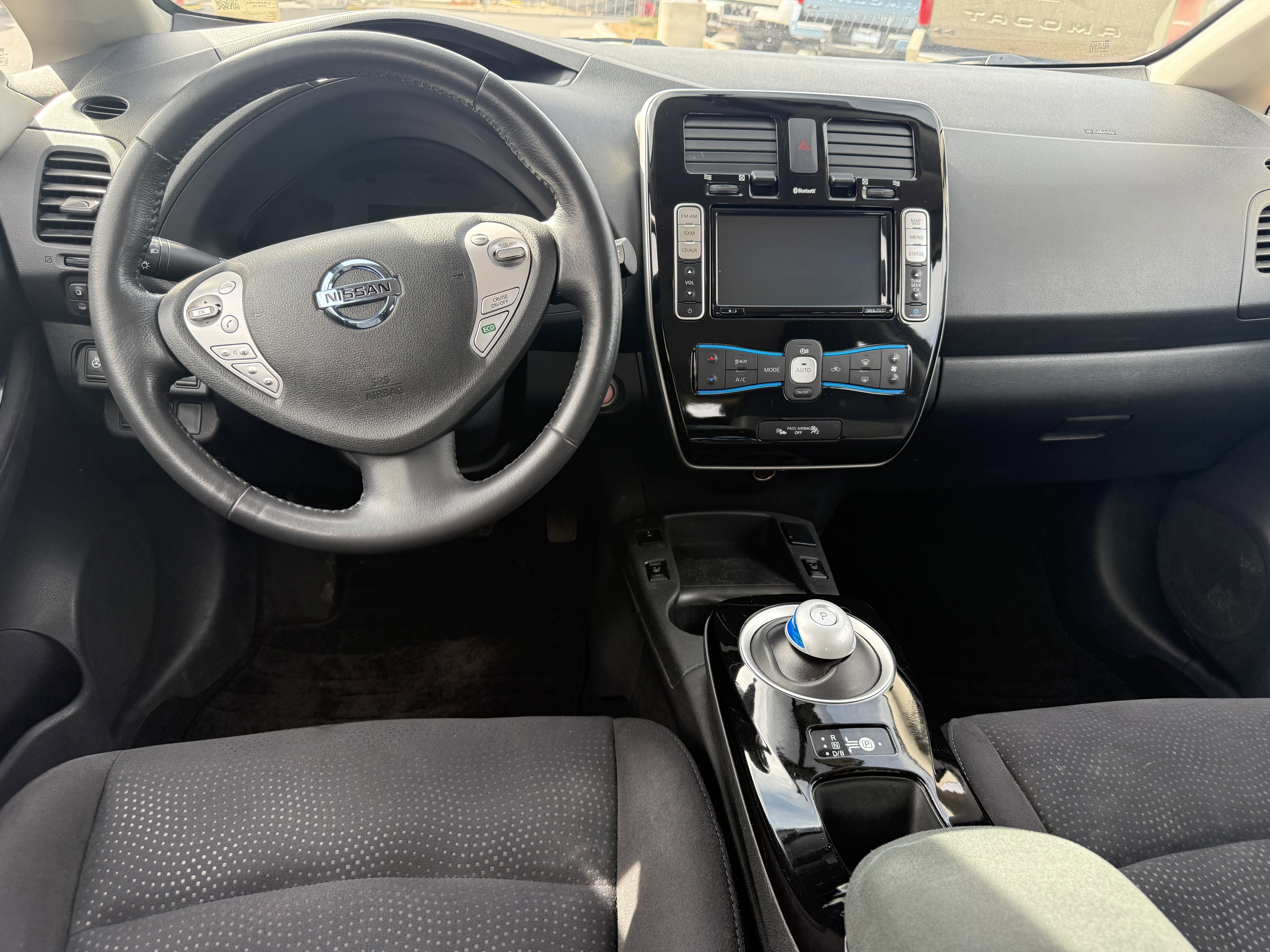 Used 2017 Nissan Leaf SV w/ Protection Package image 13