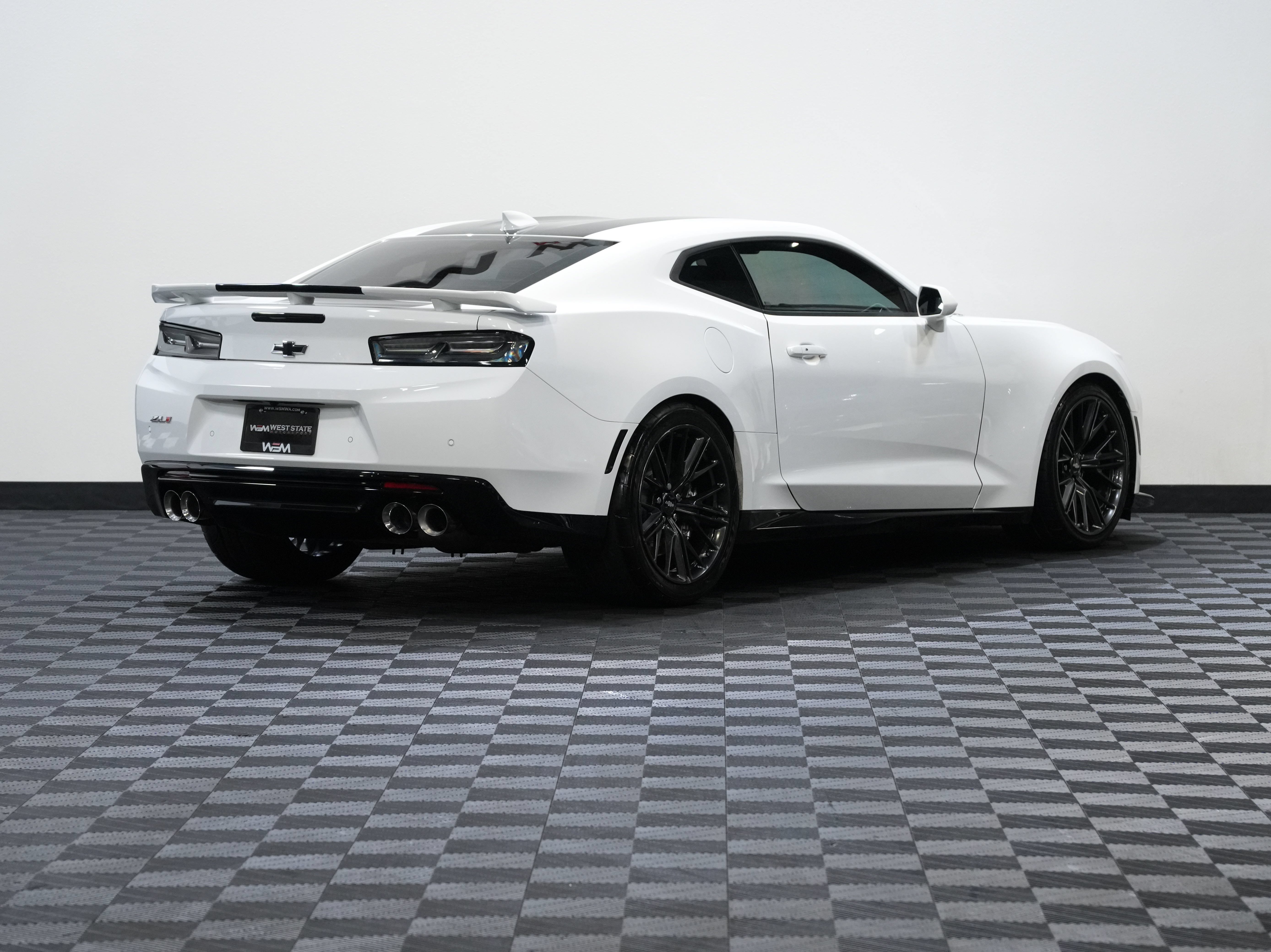 Used 2017 Chevrolet Camaro ZL1 RWD image 6
