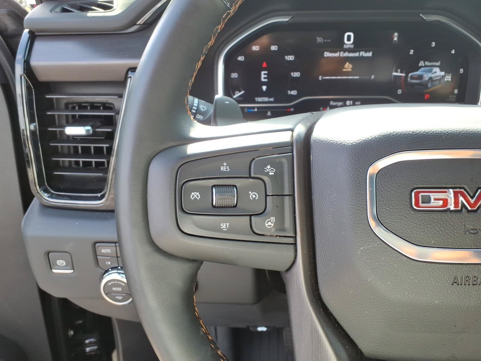 Used 2025 GMC Sierra 1500 AT4 w/ AT4 Premium Package AWD/4WD image 11