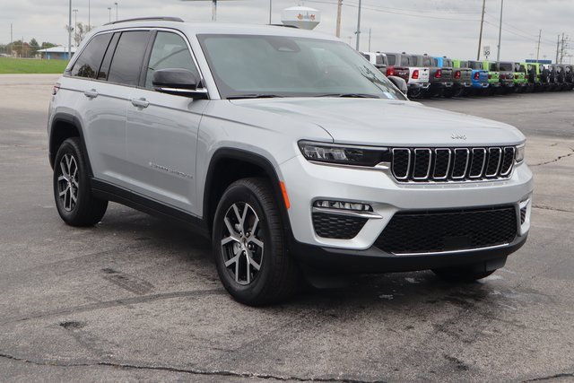 New 2025 Jeep Grand Cherokee Limited w/ Trailer Tow Package image 2