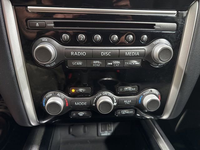 Used 2020 Nissan Pathfinder S AWD/4WD image 18