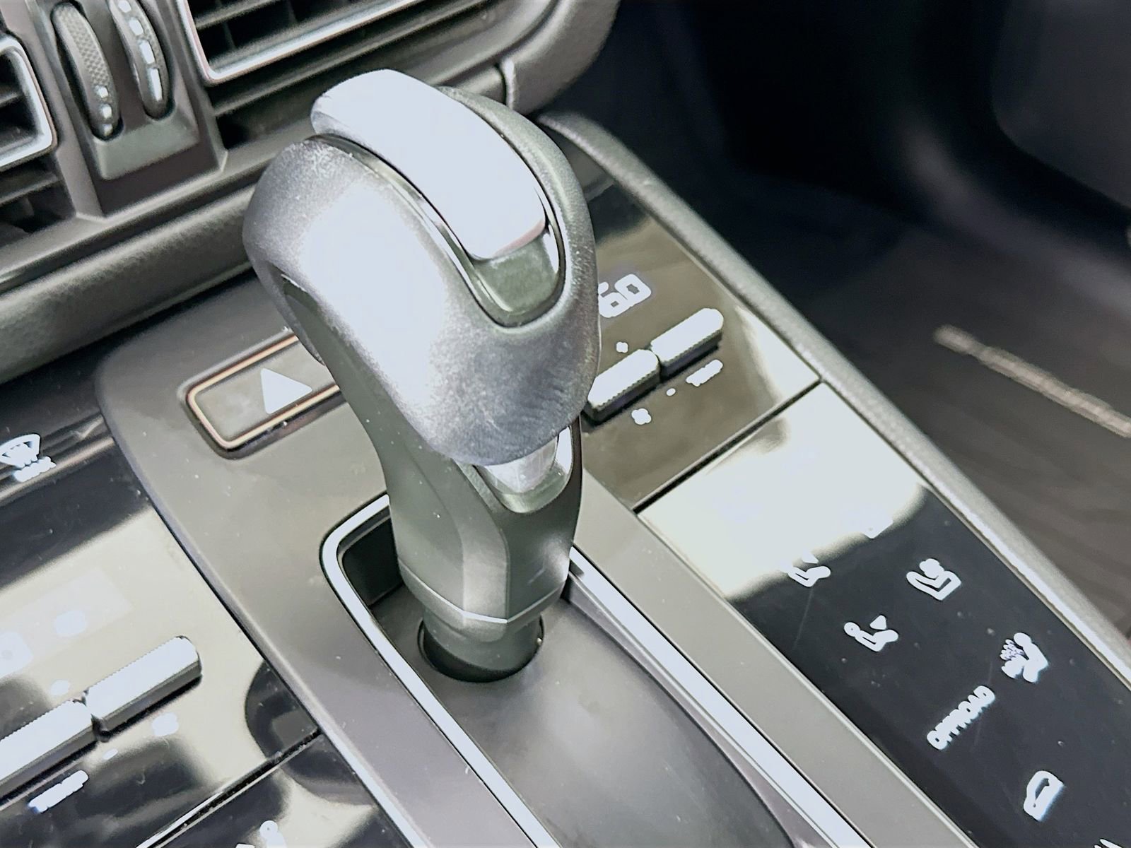 Used 2023 Porsche Macan S image 17