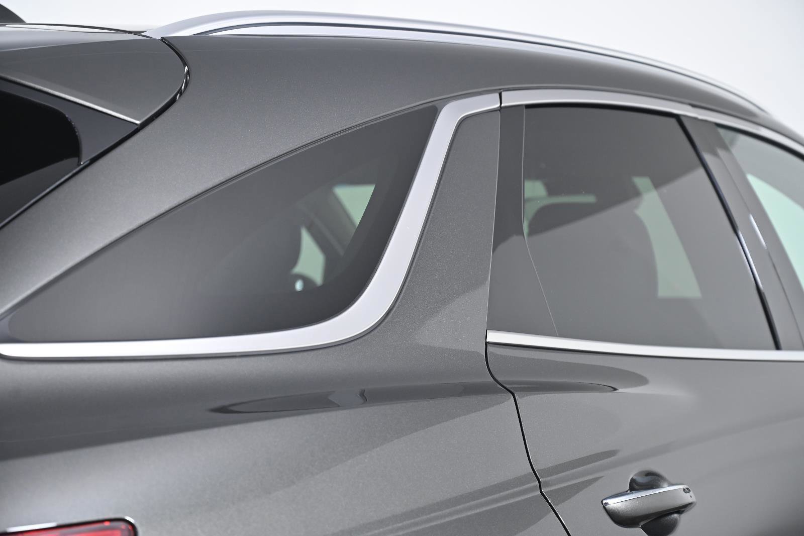 Used 2025 Genesis GV70 2.5T image 9