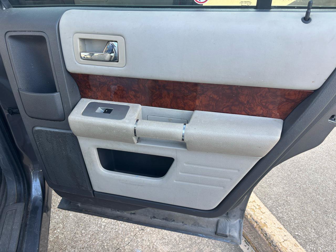 Used 2010 Ford Flex Limited FWD image 15