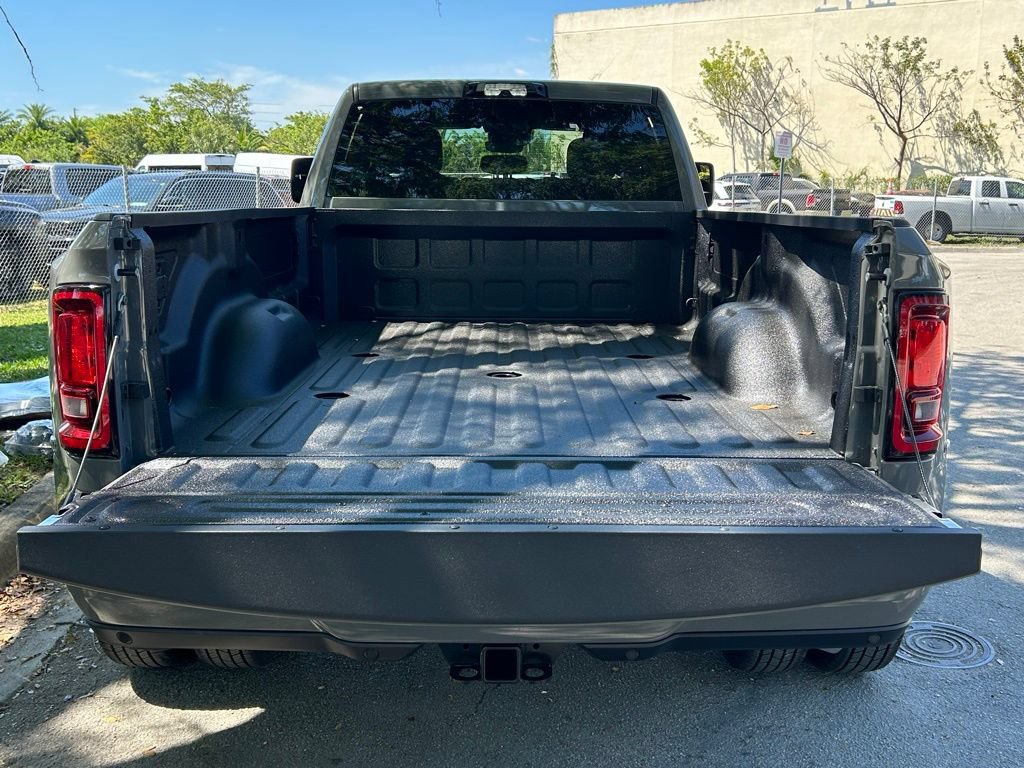 New 2026 RAM 3500 Big Horn AWD/4WD image 32