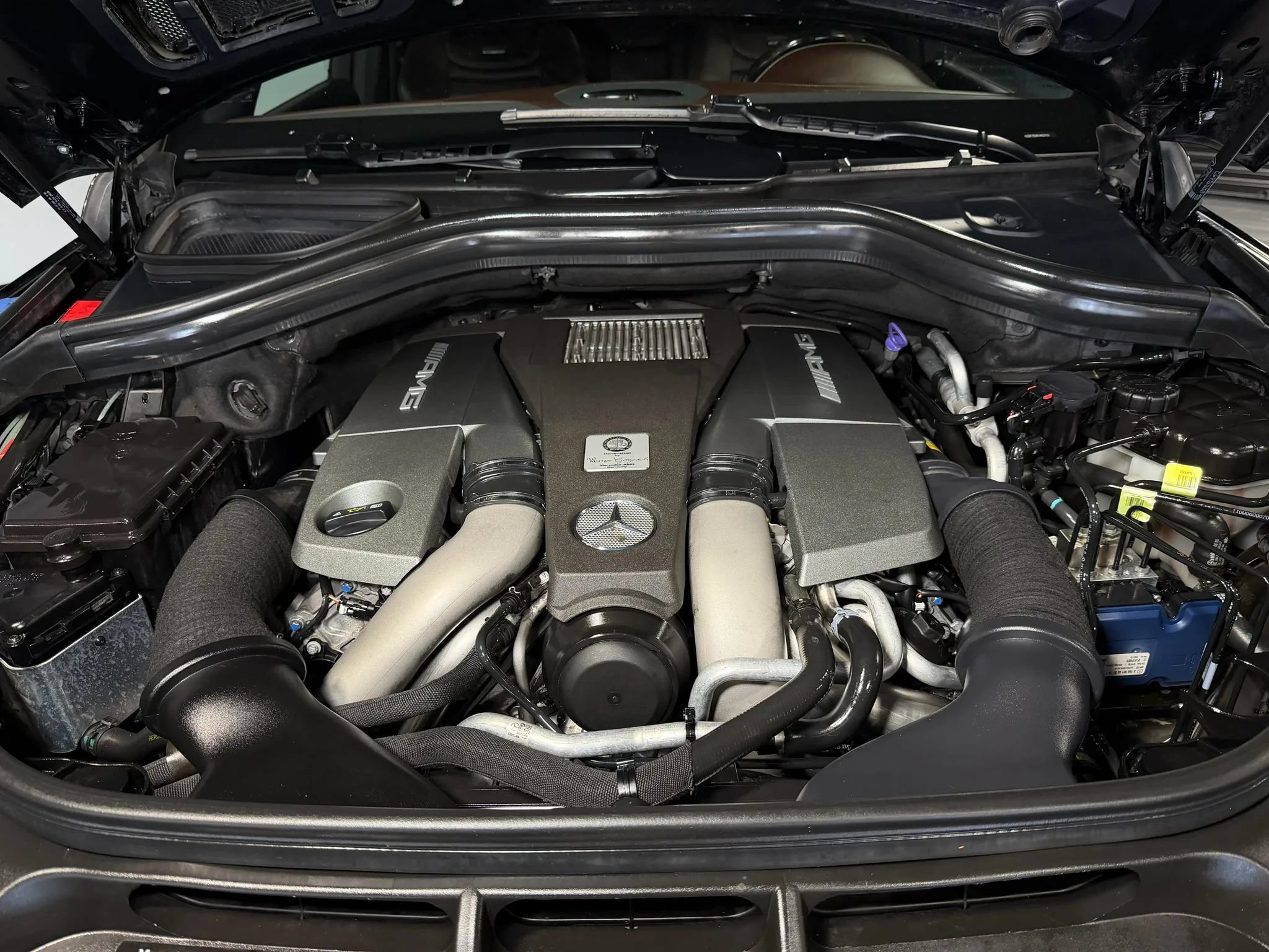 Used 2015 Mercedes-Benz GL 63 AMG 4MATIC image 27