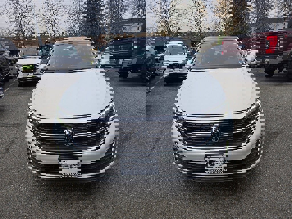 Used 2022 Volkswagen Jetta SEL image 2