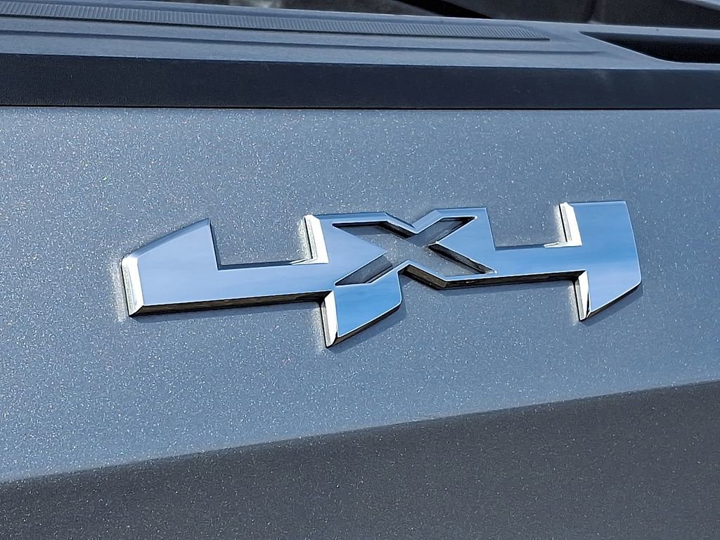 Used 2024 GMC Sierra 1500 SLT image 32