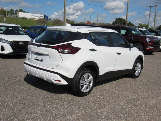 New 2025 Nissan Kicks Play S image 3