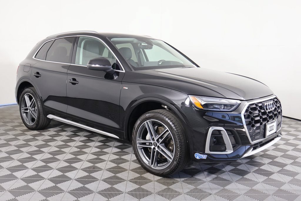 Used 2022 Audi Q5 e Premium w/ Convenience Package AWD/4WD image 3