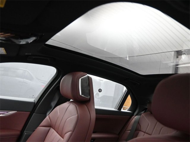 New 2026 BMW i7 eDrive50 w/ M Sport Package image 2