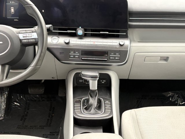Used 2024 Hyundai Kona SEL FWD image 11