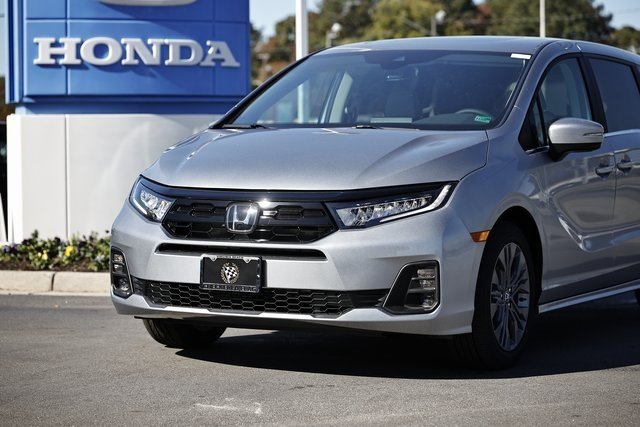 New 2026 Honda Odyssey Touring image 2