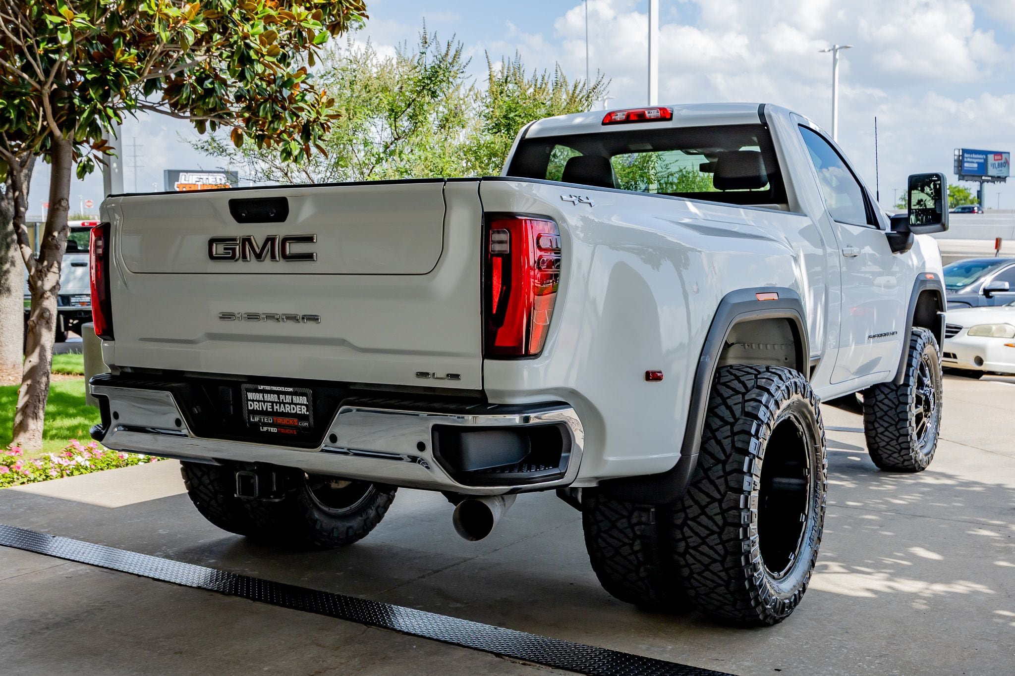 Used 2024 GMC Sierra 3500 SLE w/ SLE Convenience Package AWD/4WD image 10