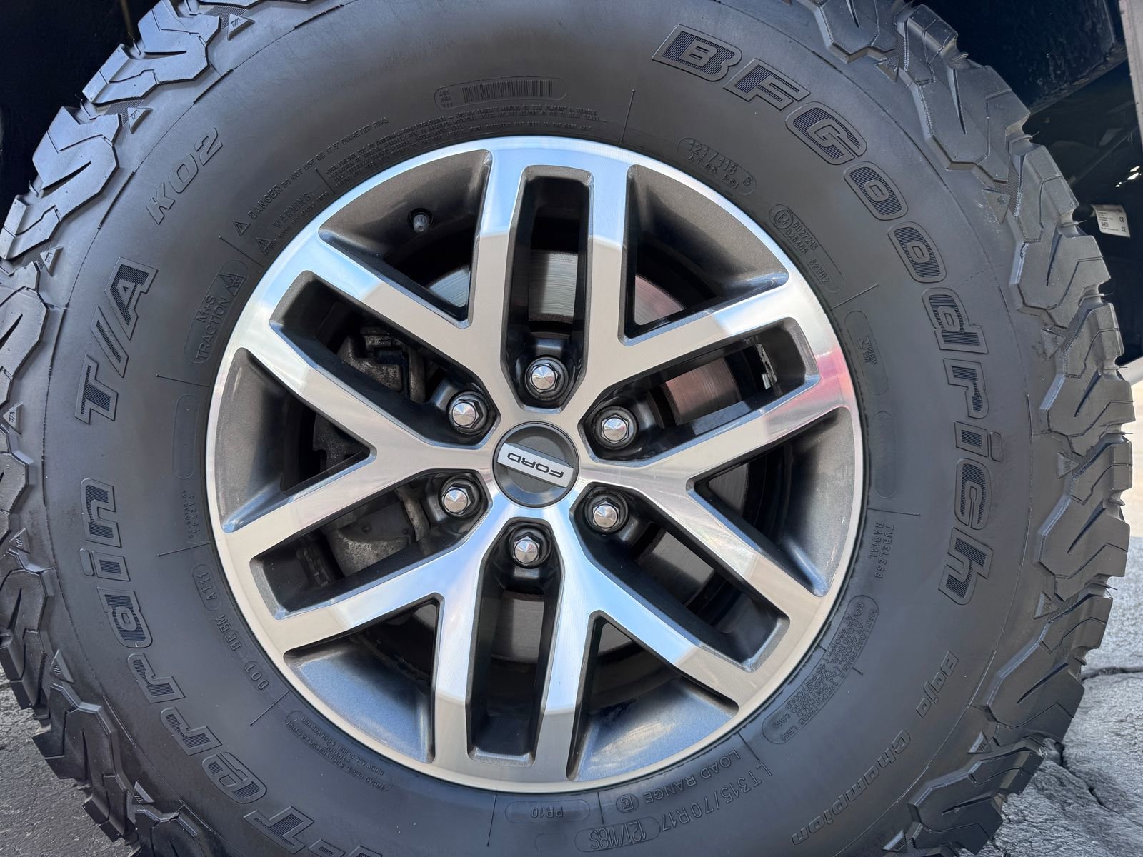 Used 2017 Ford F150 Raptor w/ Equipment Group 802A Luxury image 33