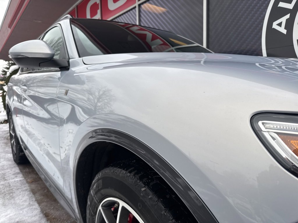 Used 2023 Alfa Romeo Stelvio Ti image 3