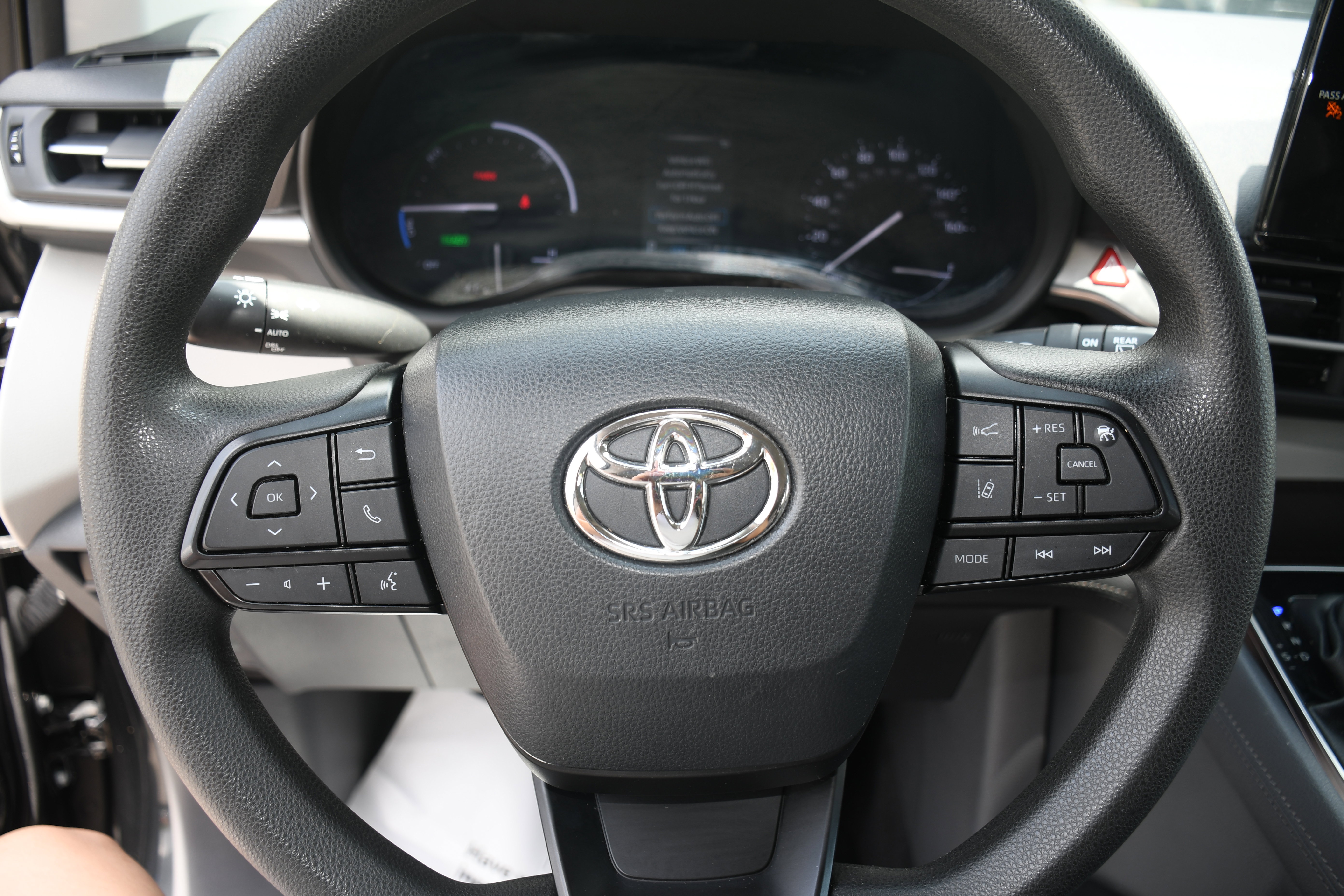 Used 2023 Toyota Sienna LE image 12