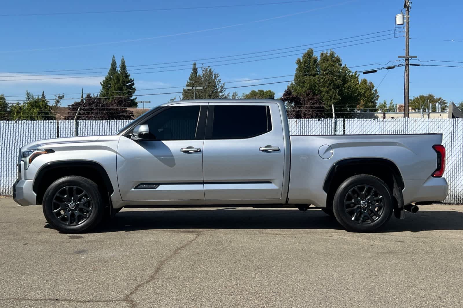 Used 2024 Toyota Tundra Platinum AWD/4WD image 2