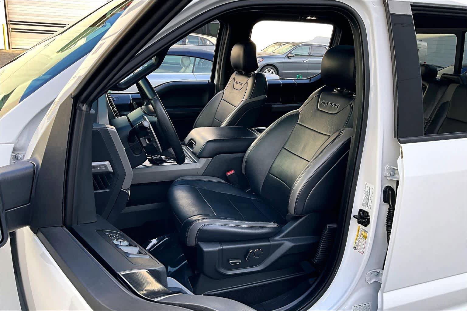 Used 2017 Ford F150 Raptor w/ Equipment Group 802A Luxury image 8