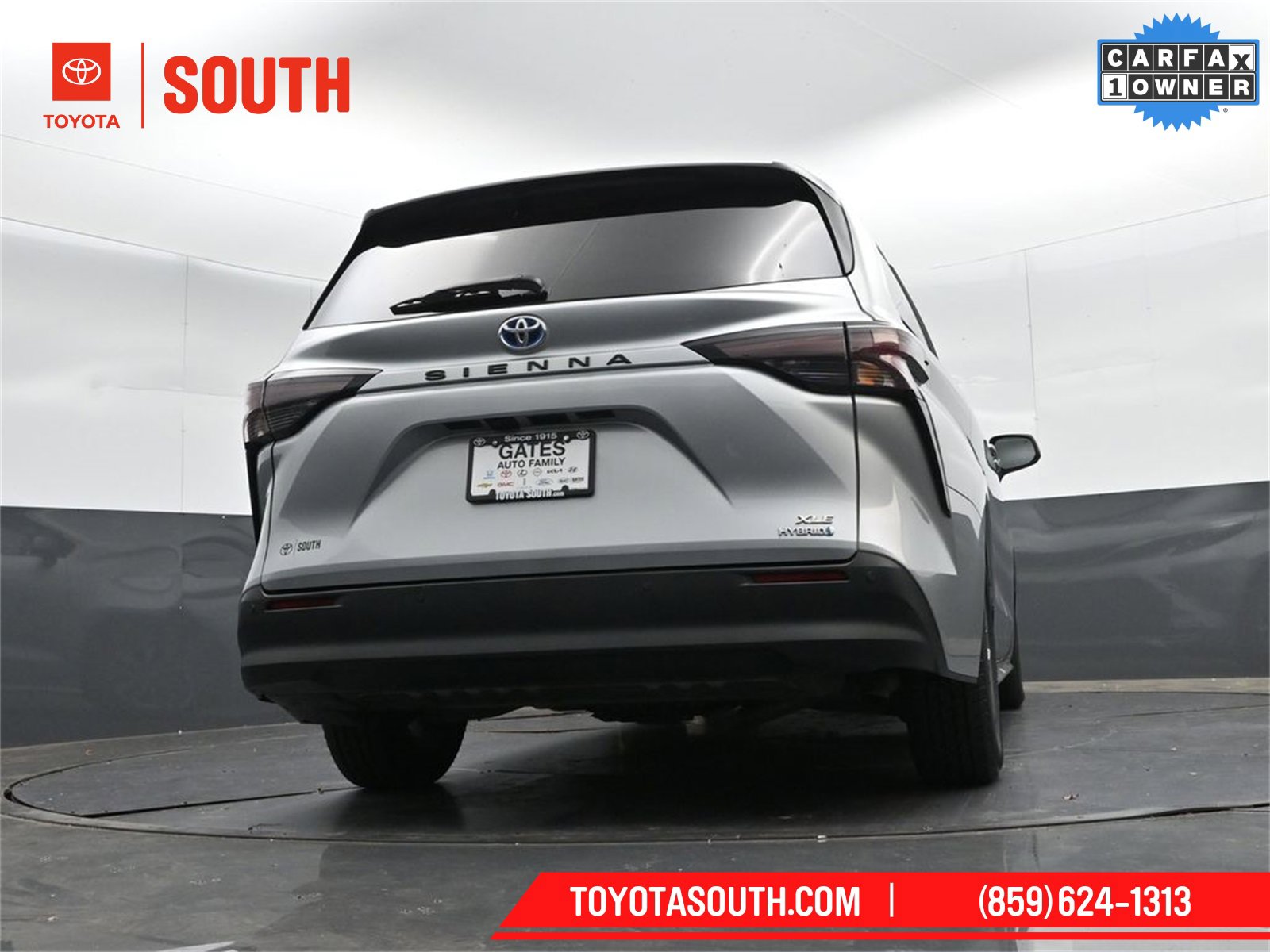 Used 2024 Toyota Sienna XLE image 30