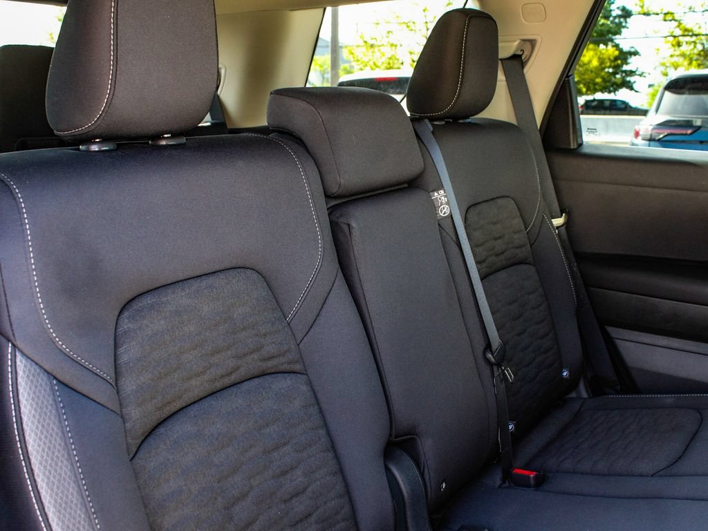 Used 2025 Nissan Pathfinder S AWD/4WD image 39