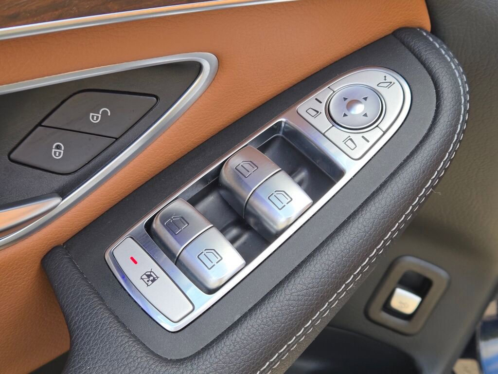 Used 2021 Mercedes-Benz GLC 300 4MATIC image 27