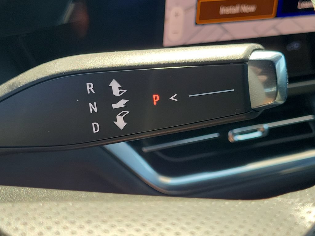Used 2026 Chevrolet Equinox EV LT FWD image 11