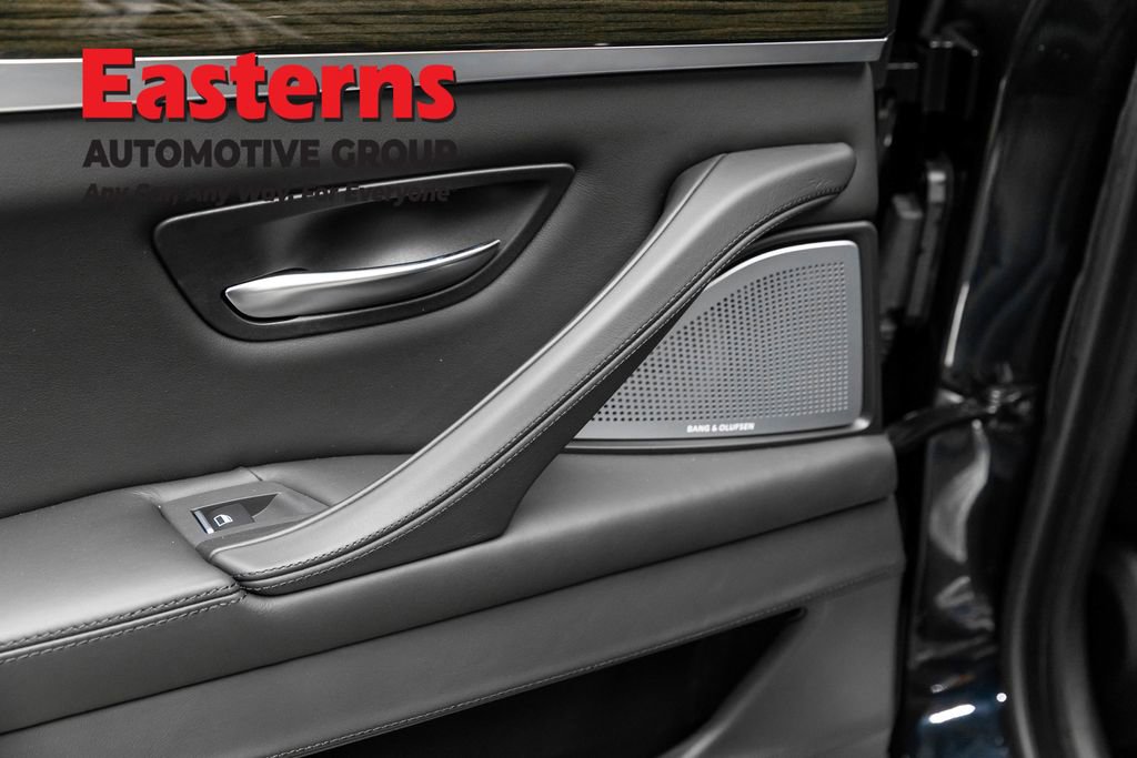 Used 2015 BMW M5 RWD image 34