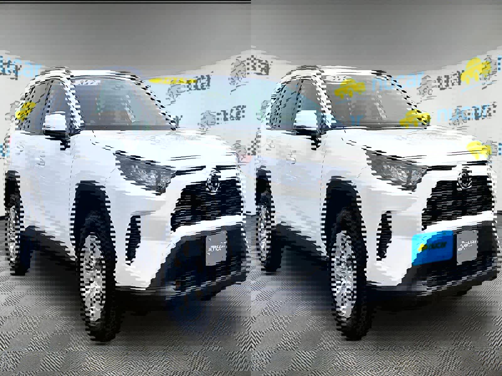 Used 2019 Toyota RAV4 LE image 1