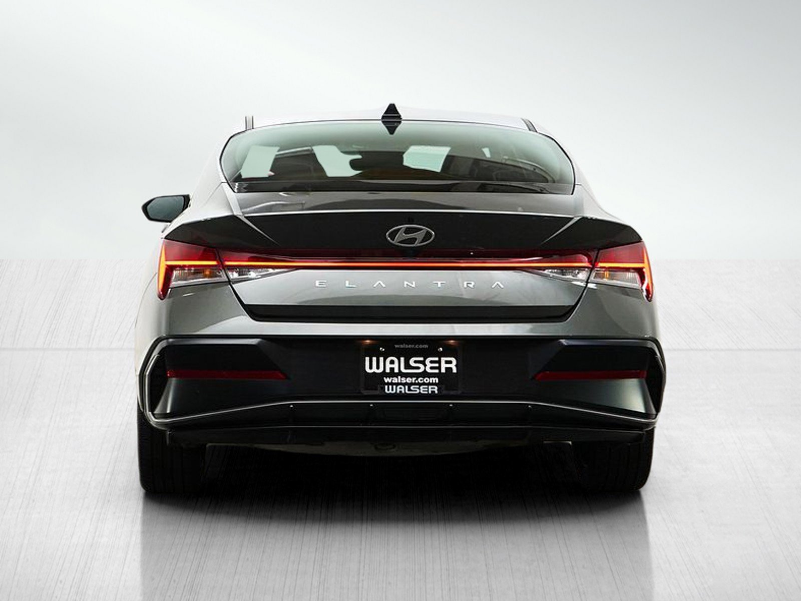 Used 2025 Hyundai Elantra SEL FWD image 4