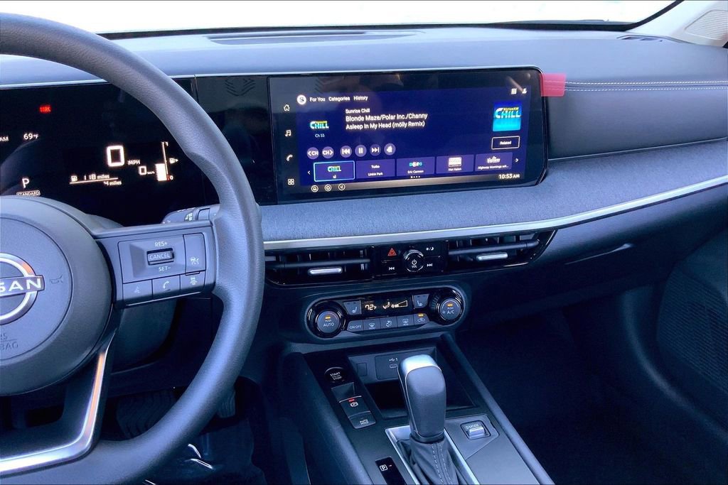 New 2026 Nissan Kicks SV w/ Charging Package image 6
