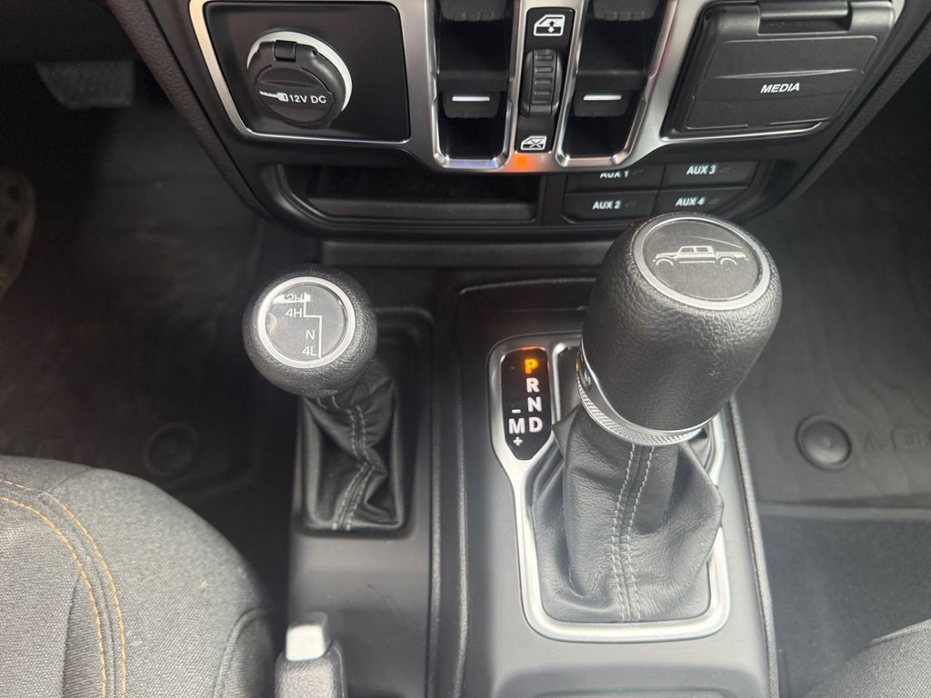 Used 2024 Jeep Gladiator Sport AWD/4WD image 27