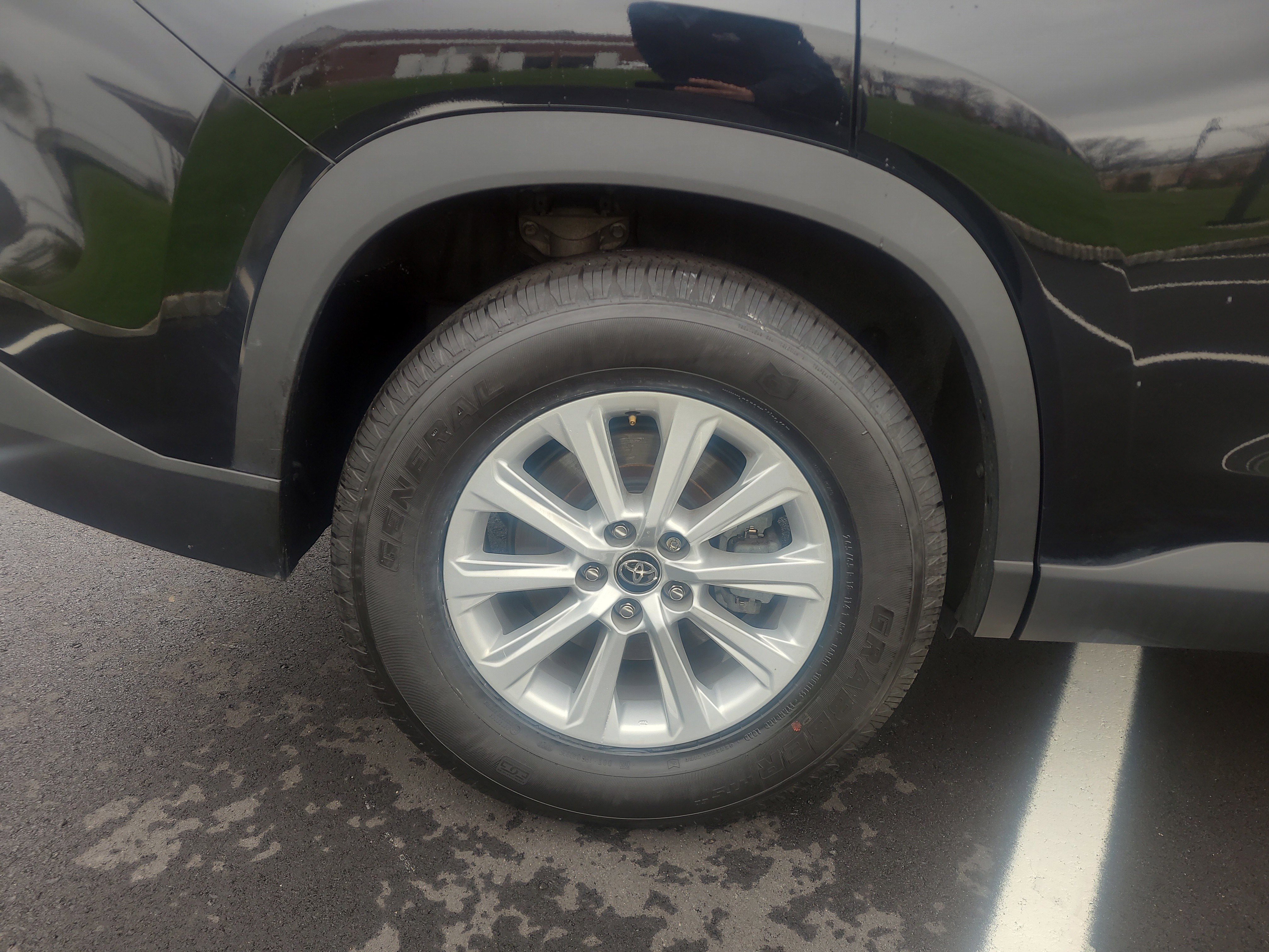 Certified 2024 Toyota Grand Highlander XLE image 11