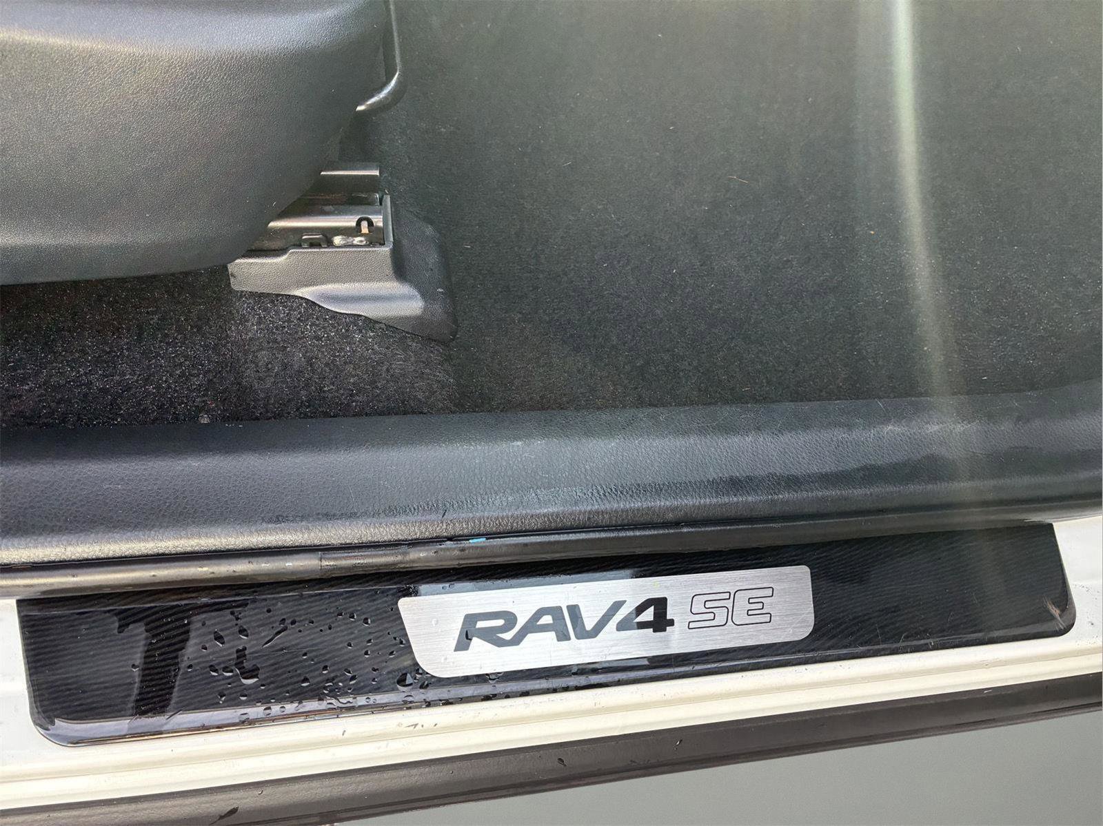 Used 2018 Toyota RAV4 SE w/ Power Extra Value Package AWD/4WD image 38