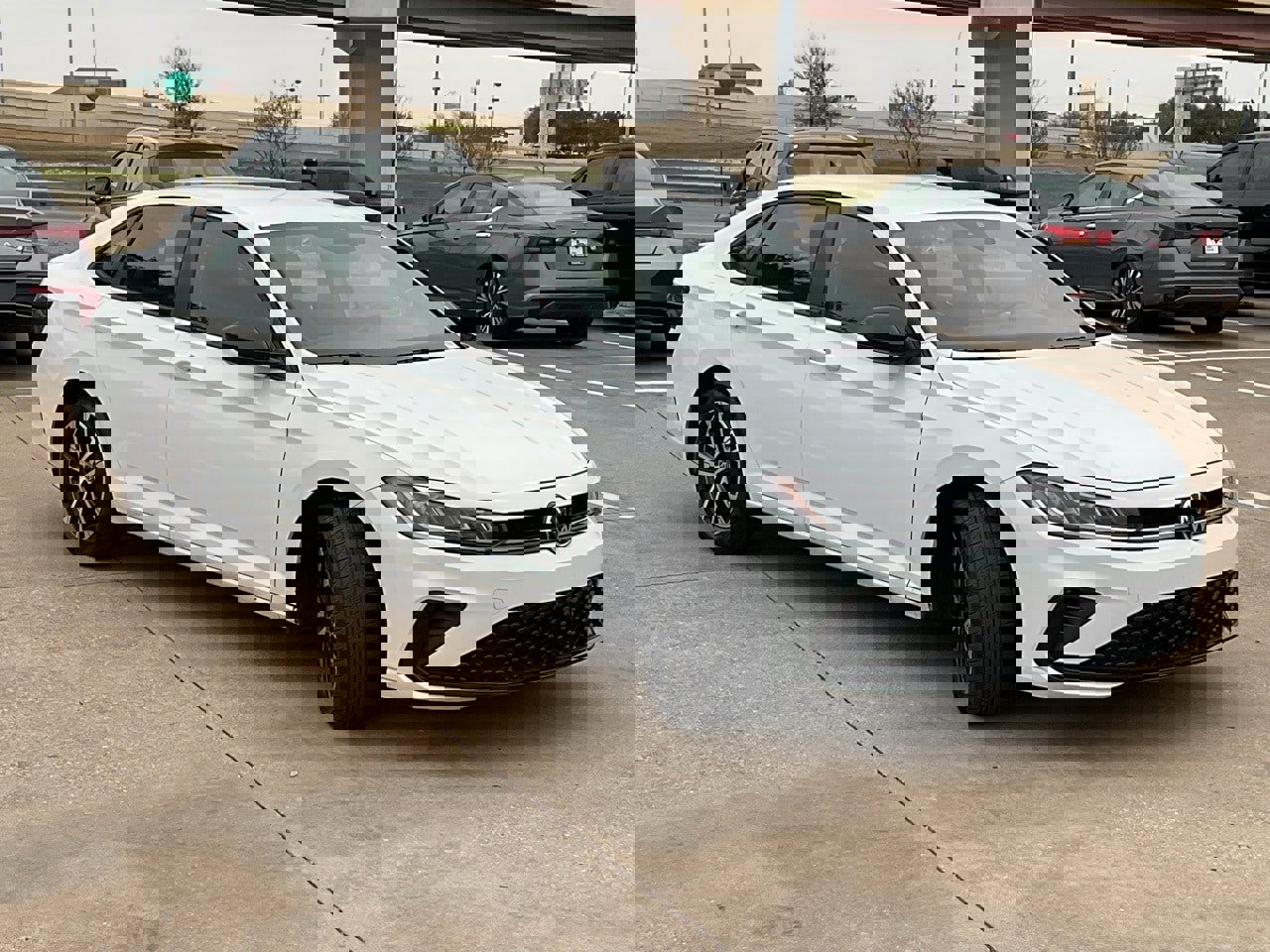 Used 2025 Volkswagen Jetta Sport image 4