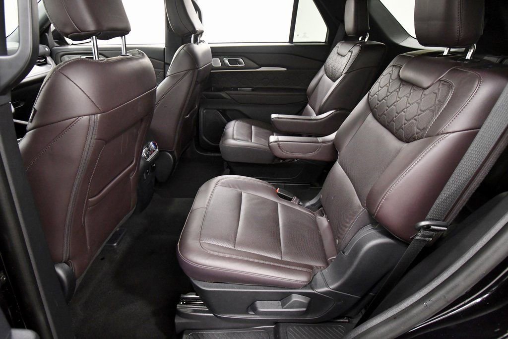 Used 2025 Ford Explorer Platinum w/ LUX Leather Package AWD/4WD image 15