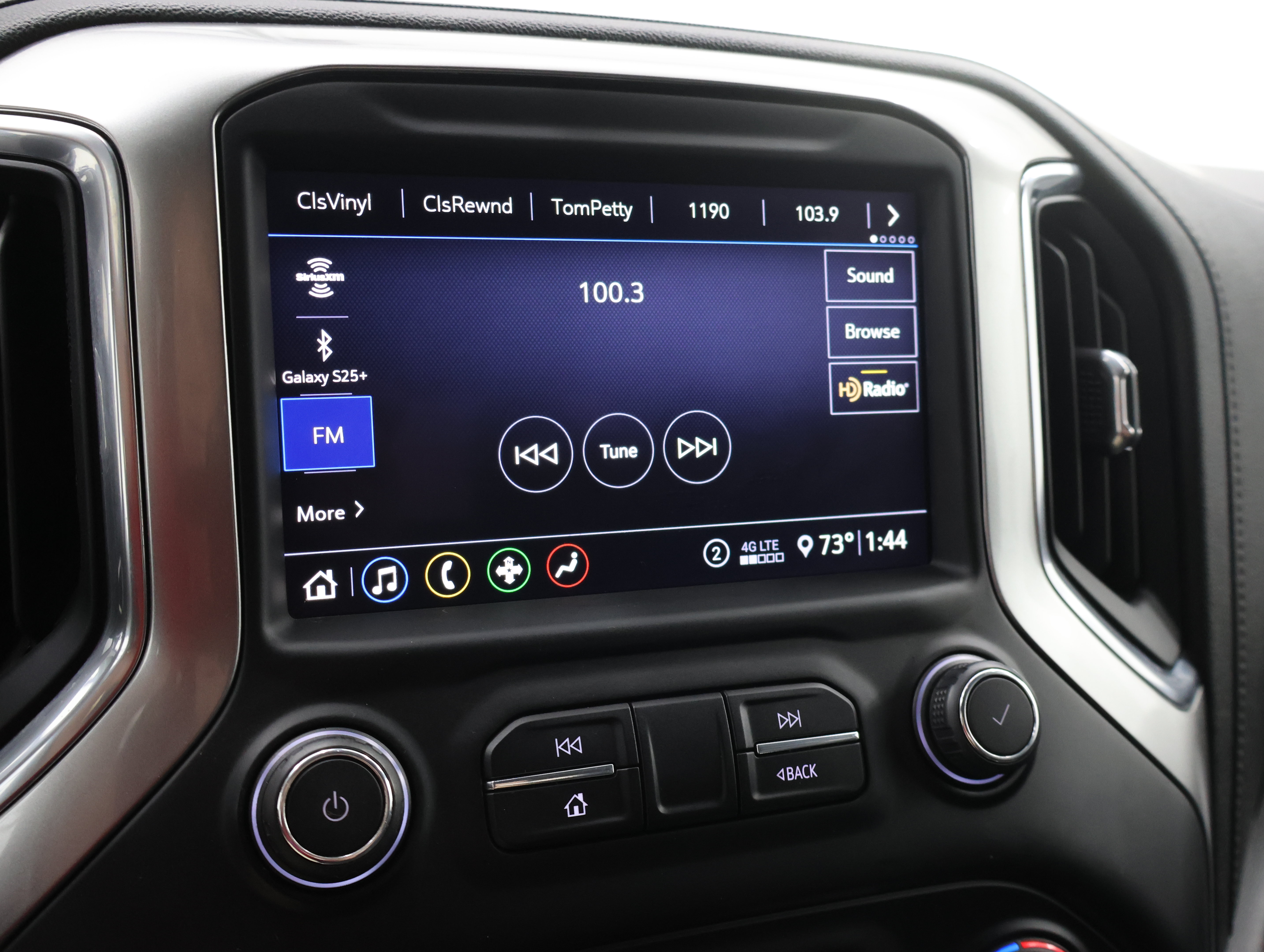 Used 2020 Chevrolet Silverado 1500 LT Trail Boss AWD/4WD image 50