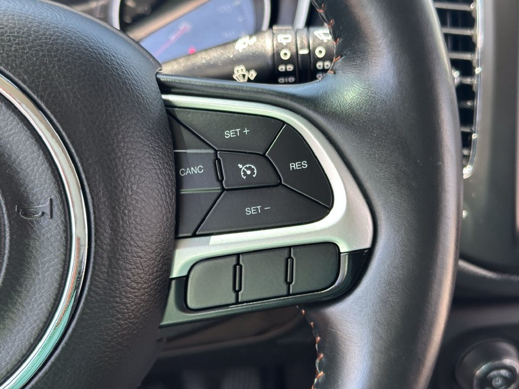 Used 2018 Jeep Compass Latitude w/ Popular Equipment Group AWD/4WD image 31