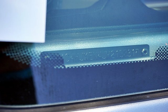 Used 2018 Jeep Wrangler Unlimited Sahara image 39