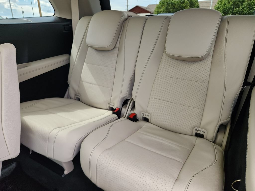 Used 2024 Mercedes-Benz GLS 450 4MATIC image 40