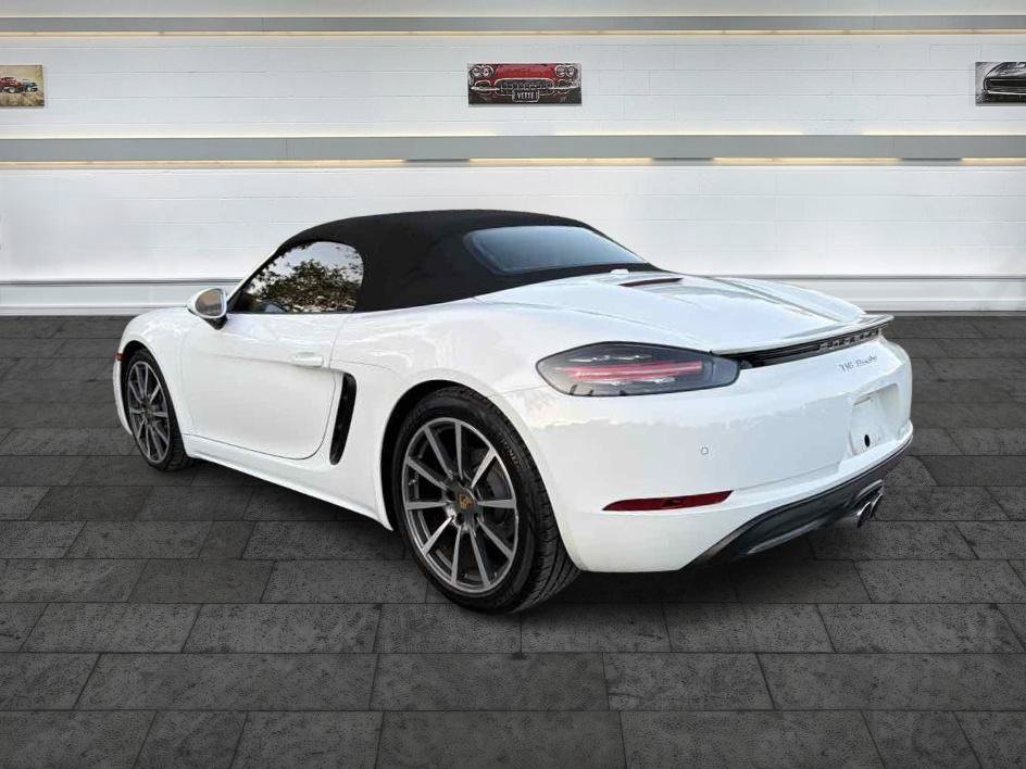 Used 2017 Porsche 718 Boxster RWD image 5