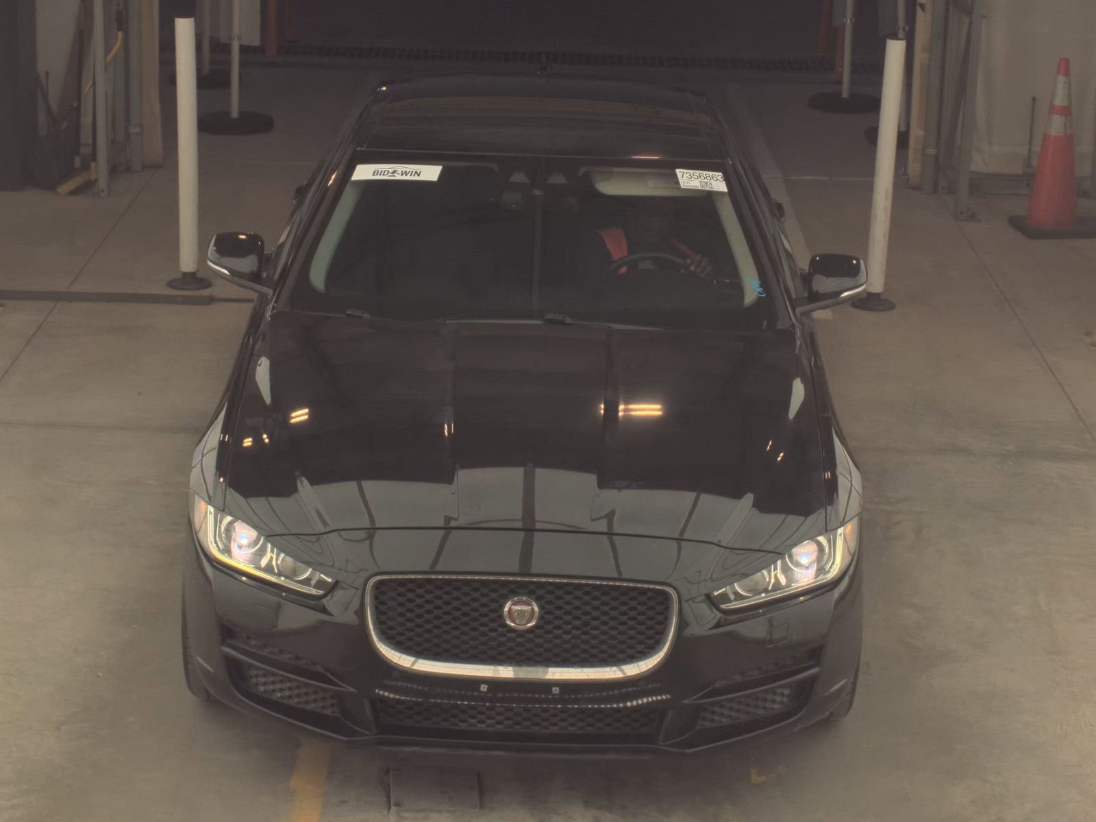 Used 2017 Jaguar XE Prestige image 2