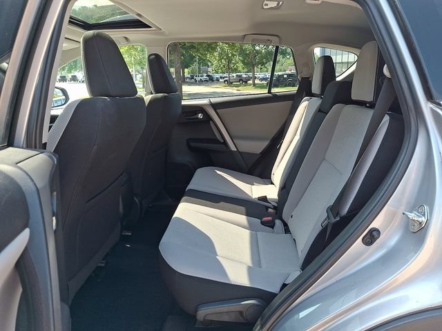Used 2016 Toyota RAV4 XLE FWD image 12