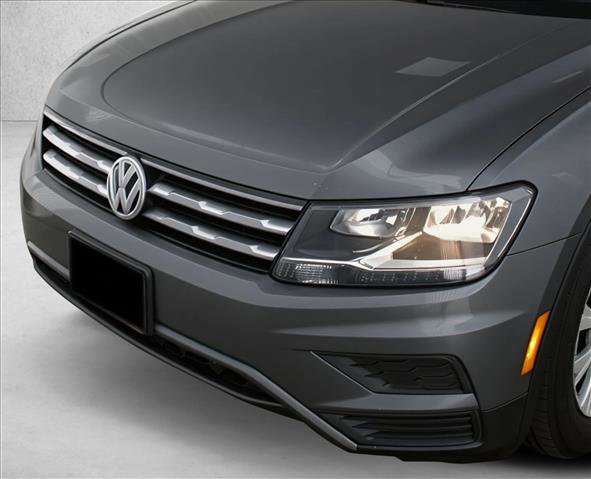 Used 2018 Volkswagen Tiguan S image 3