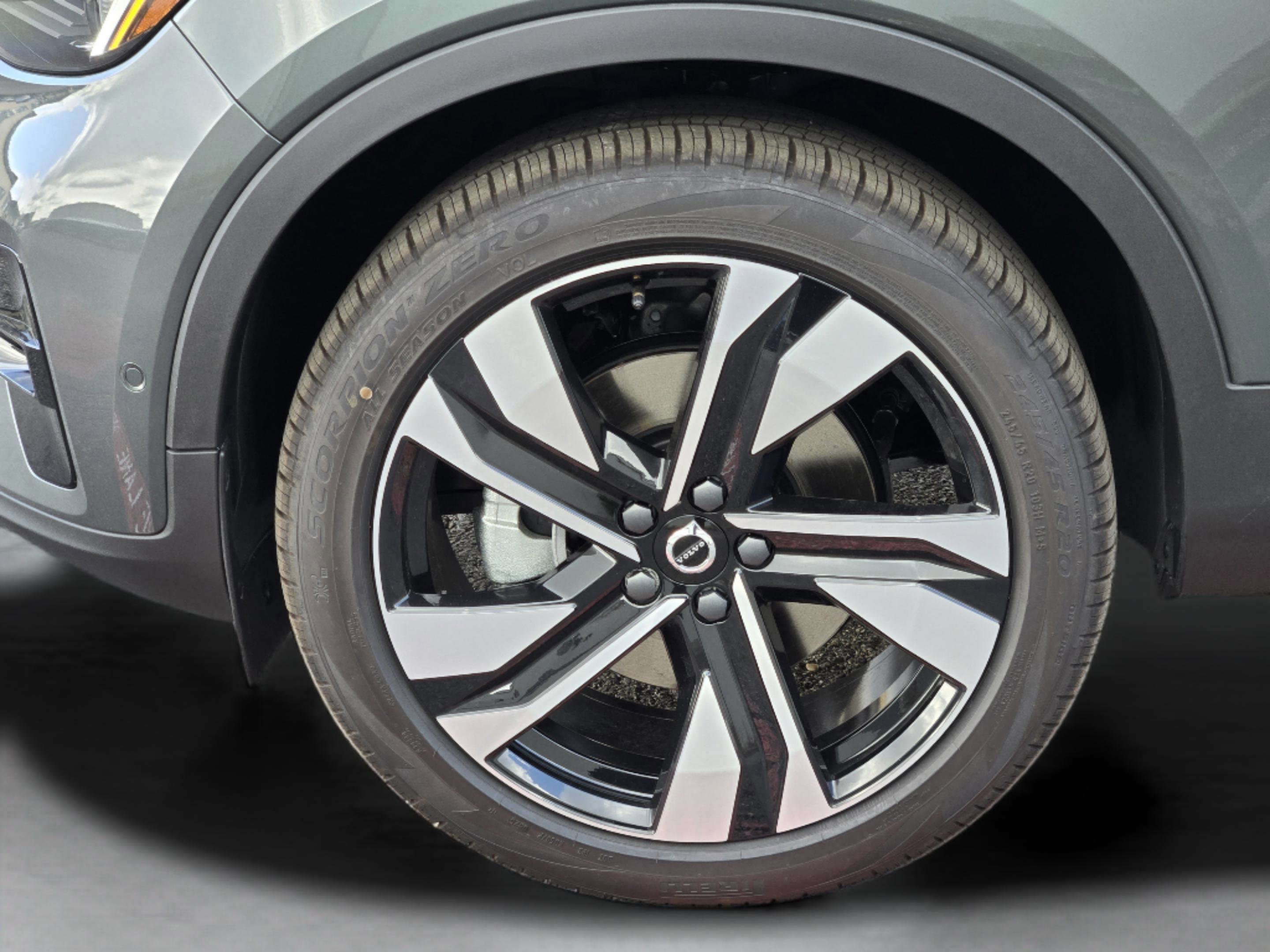 New 2026 Volvo XC40 B5 Ultra w/ Protection Package Premier AWD/4WD image 30
