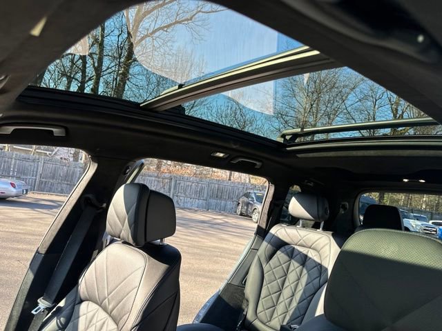 Used 2024 BMW X7 xDrive40i w/ M Sport Package image 28