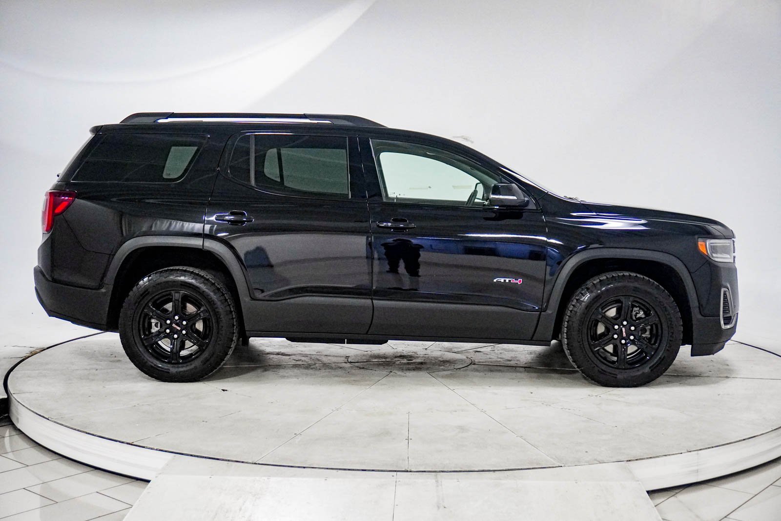 Used 2023 GMC Acadia AT4 image 12