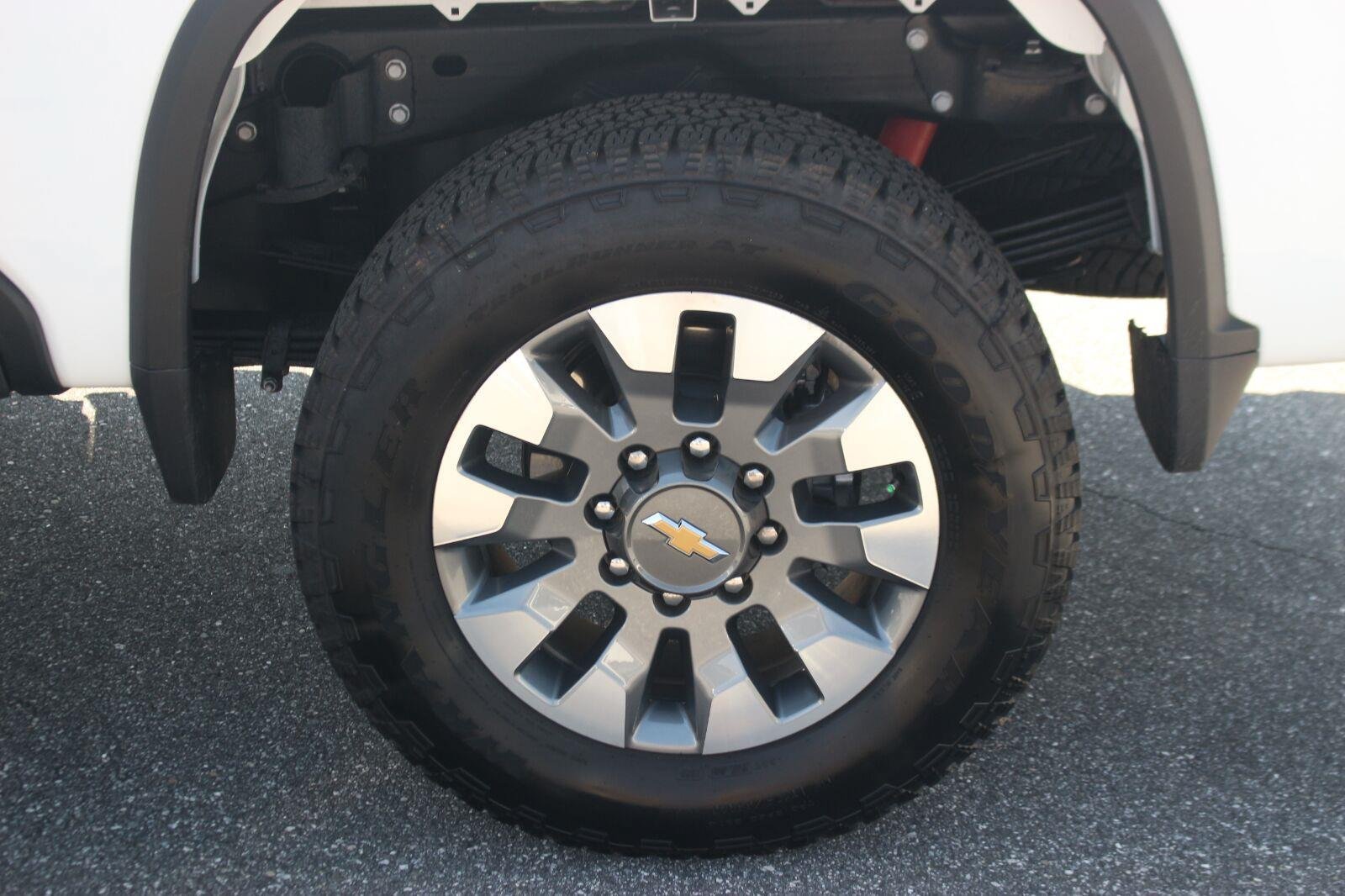 Used 2026 Chevrolet Silverado 2500 Custom w/ Custom Value Package AWD/4WD image 39