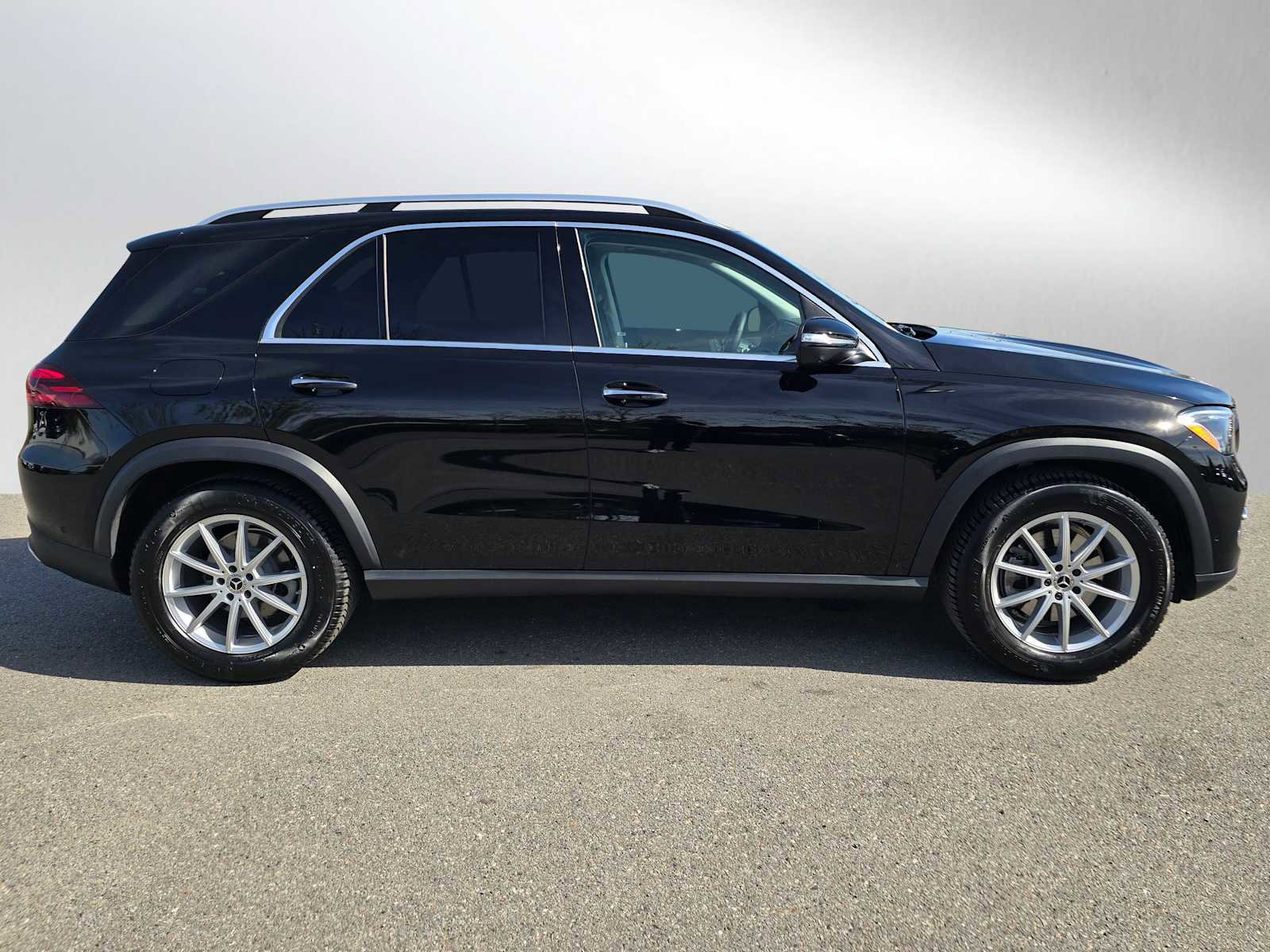 Used 2026 Mercedes-Benz GLE 350 4MATIC image 3